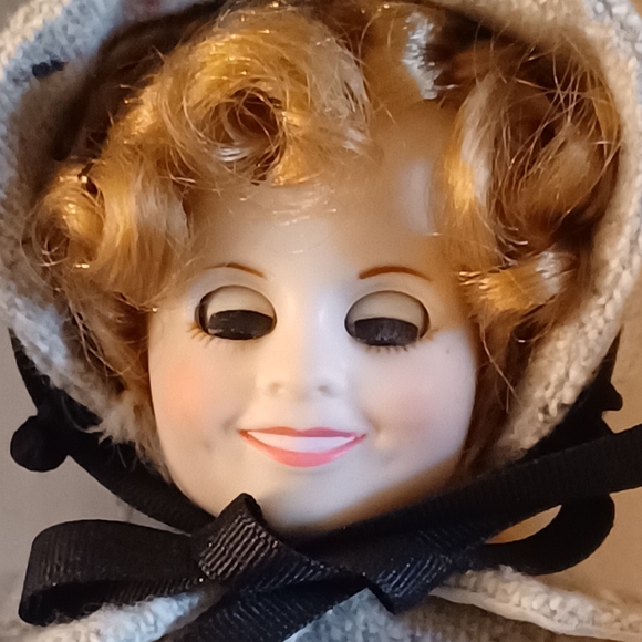 IDEAL SHIRLEY TEMPLE DOLL COLLECTION 1983 DIMPLES 12" DOLL IN BOX # 3P-4141-0000 - Picture 2 of 13